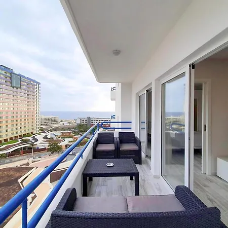 Paradise Suites アパート アデヘ